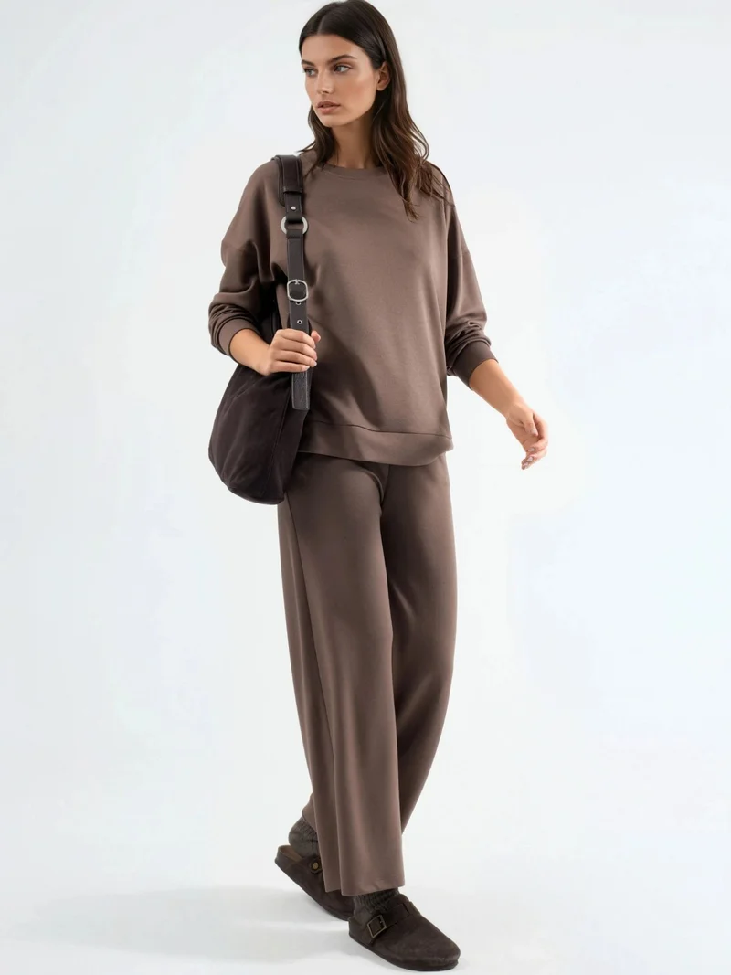 زوبعة طقم قطعتين من سويت شيرت بياقة دائرية وبنطلون واسع من مجموعة بيرسان