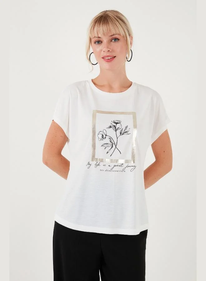 ليلا تيشيرت نسائي ليلا مطبوع بياقة دائرية وقصة عادية