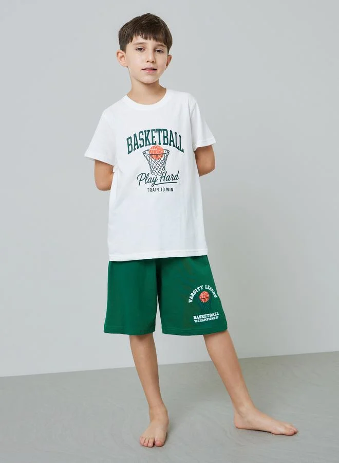 ستايلي Boys White Graphic Print T-Shirt and Green Pocket Details Shorts Pyjama Set