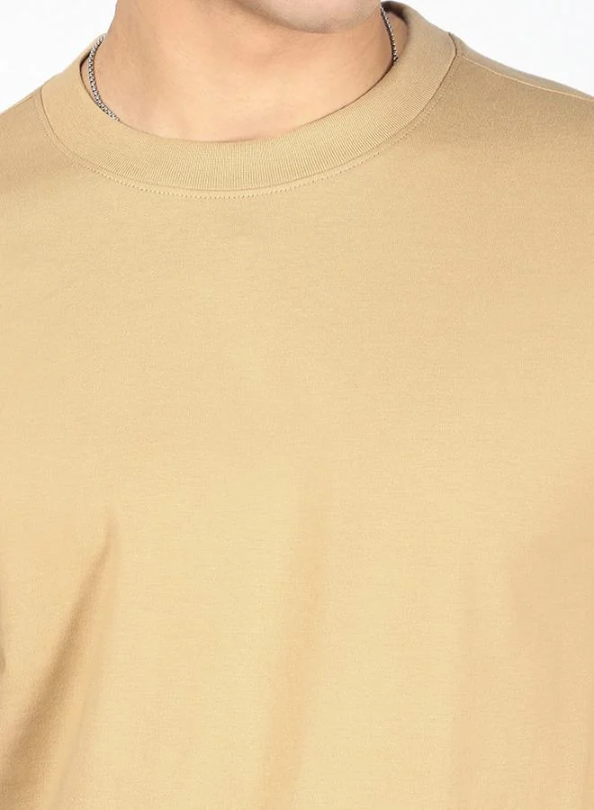 Styli Men Beige Solid Regular Fit T-Shirt By Bene Kleed