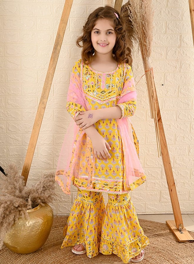 LILPICKS طقم كورتا شراة مزين بطبعة زهور من ليلبيكس للفتيات مع دوباتا (أصفر وردي) (مقاس 11-12 سنة) - Image 3