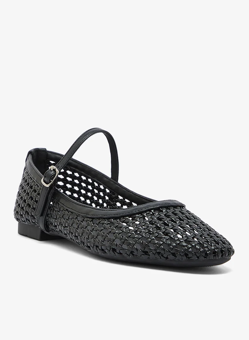 جينجر Crochet Detail Mary Janes