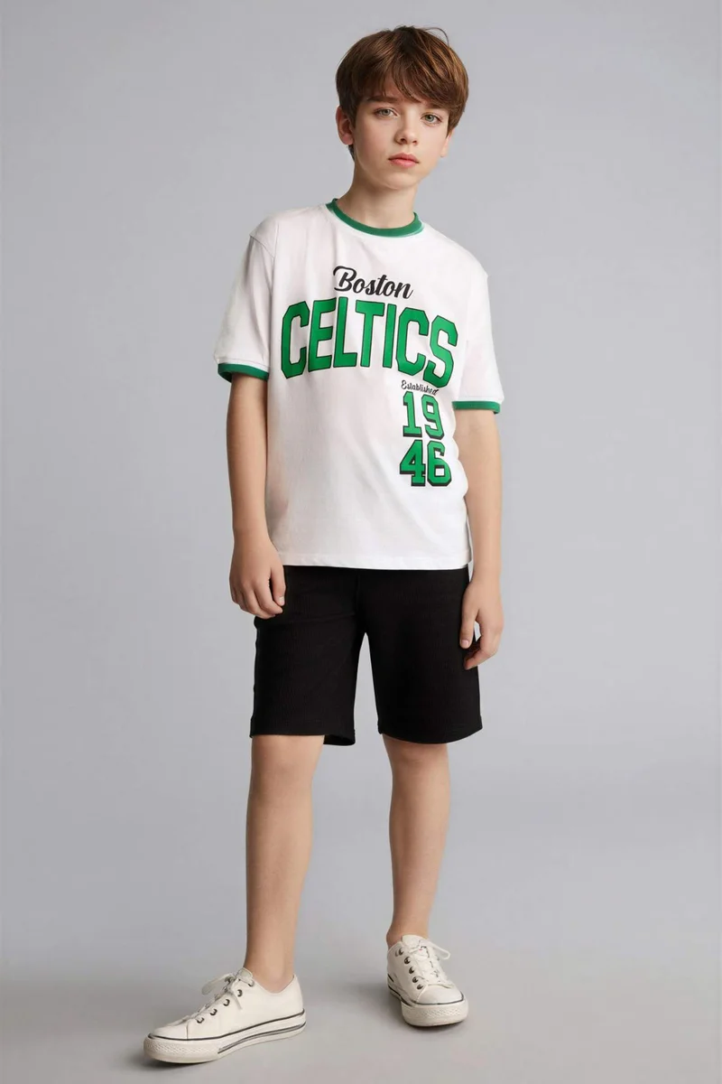 ديفاكتو Boy New Regular Fit Boston Celtics Licensed Short Sleeve T-Shirt