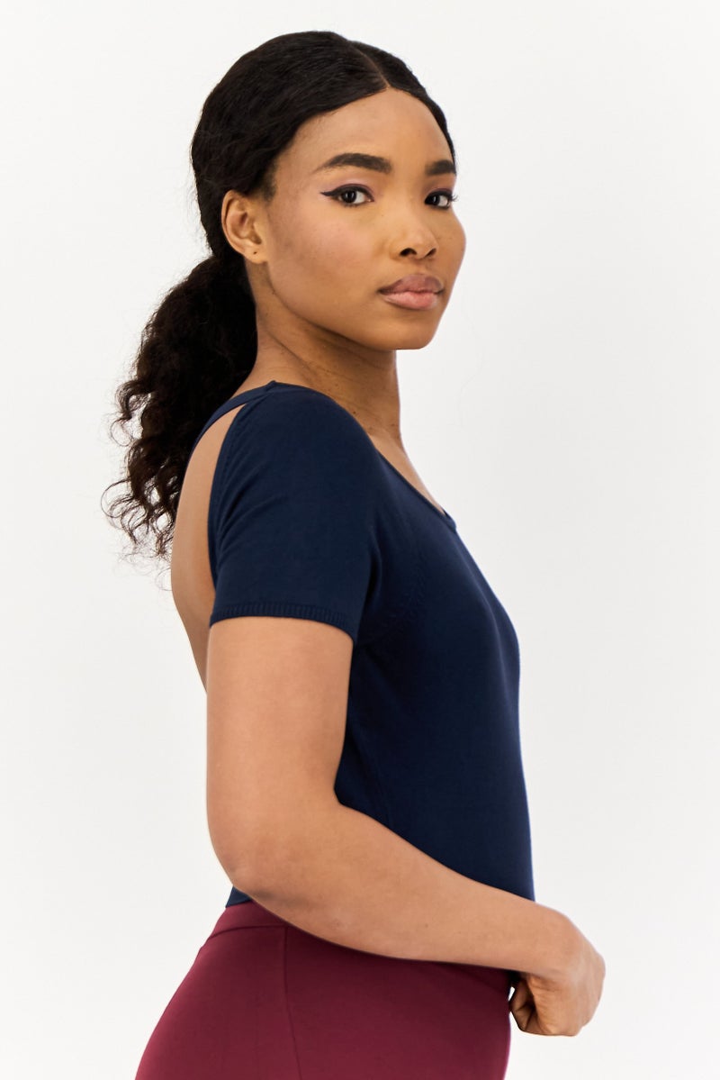 ONLY بلوزة نسائية بدون أكمام ذات ياقة دائرية، سادة، مفتوحة من الخلف، كحلي - Image 2