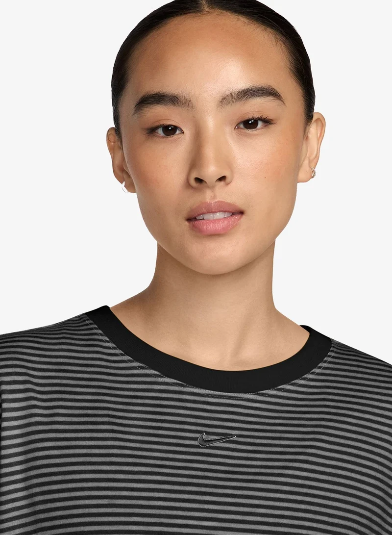 Nike BLACK Nsw Stripe T-Shirt for Women | Best Price UAE