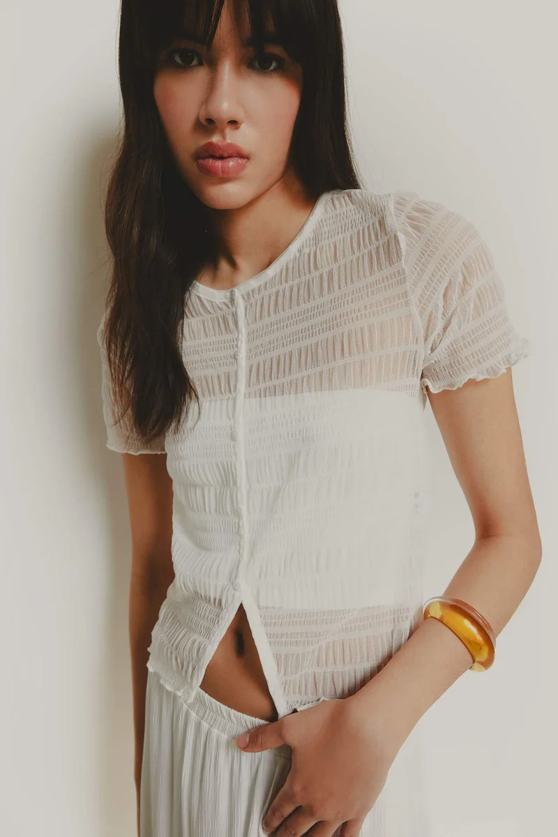ديفاكتو Fitted Crew Neck Tulle Short Sleeve T-Shirt