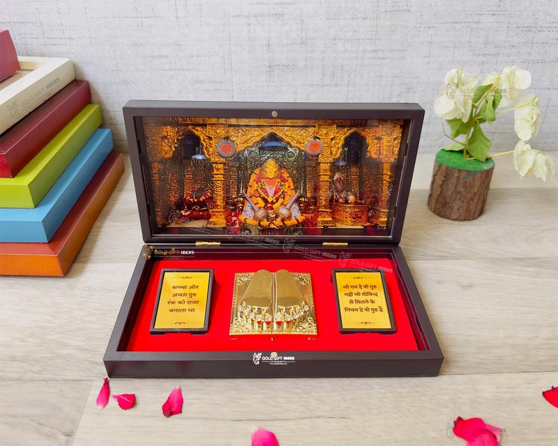 GoldGiftIdeas إطارات صور هانومانجي المطلية بالذهب عيار 24 مع صندوق تشاران بادوكا هدية عودة من باغيشوار دهام هدية رام باكات هانومان الخشبية - Image 2