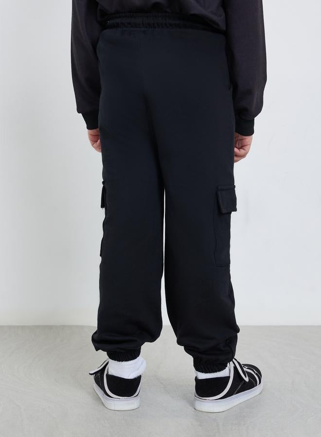 ستايلي جوغر بجيوب كارجو وتفاصيل مطاطية - Image 4