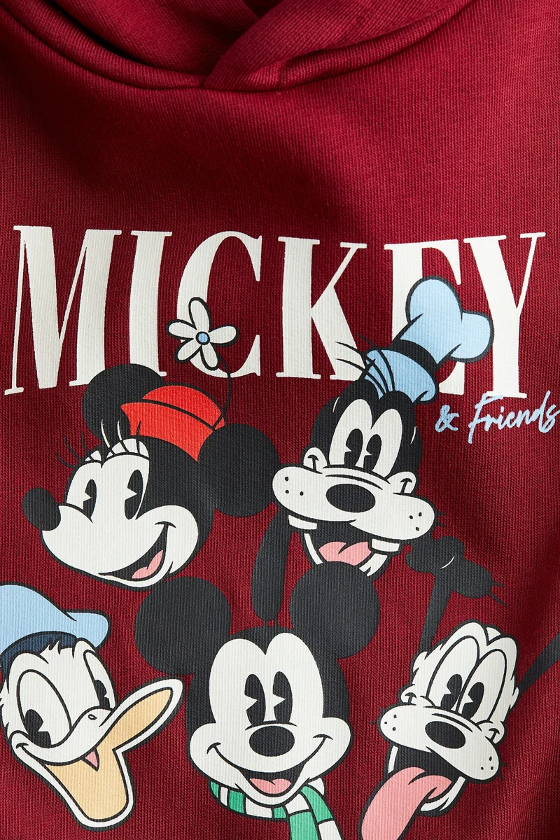 اتش اند ام هودي مزين بطبعة