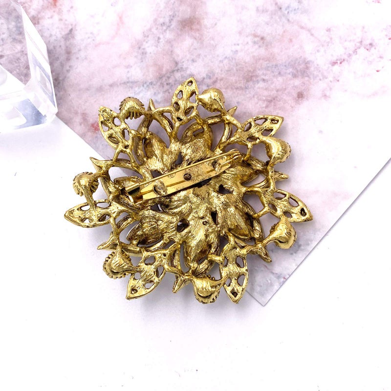 LAXPICOL Vintage Women's Purple Austrian Crystal Elegant Flower Brooch Wedding Broach Pin - Image 4