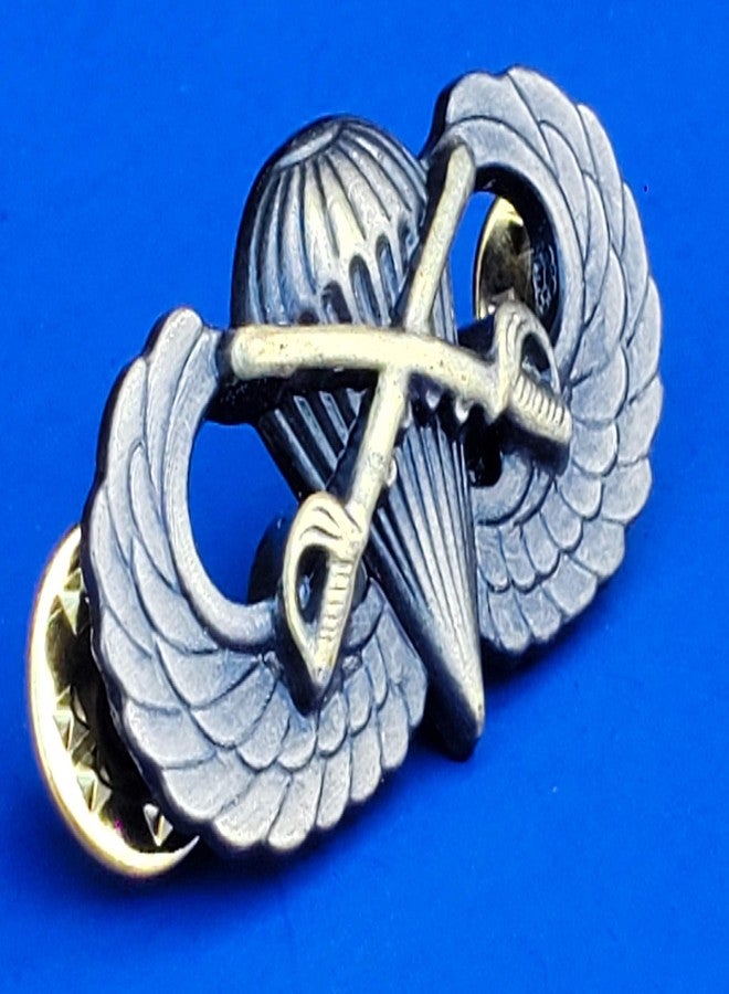 DEURA Airborne Cavalry Jump Wing Badge US Army Parachutist Insignia Antique Swords 1 1/2" Pin - Image 5