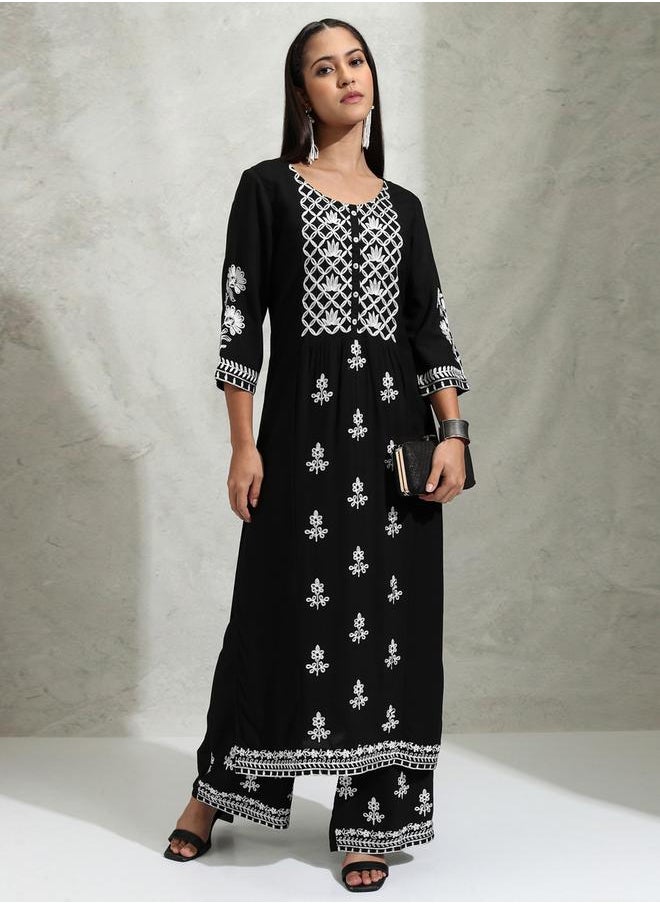 Floral Embroidered Thread Work Straight Kurta & Palazzos Set - pzsku/Z0BDB52ECB8A23F1F420CZ/45/_/1734941386/b2ba65e6-a20a-4317-b23a-ef1d5874cf37