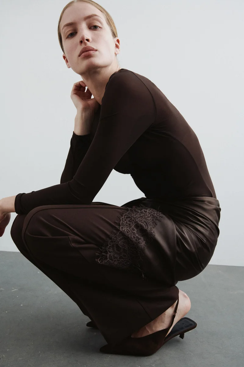 H&M Lace-trimmed triangle scarf