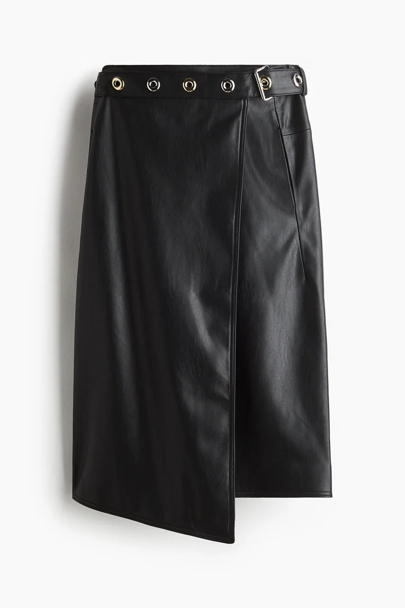 اتش اند ام تنورة بتصميم ملفوف من نسيج مطلي