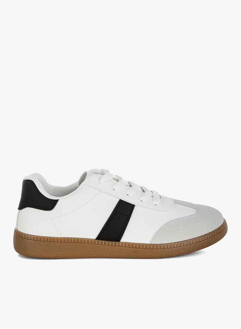 لندن راج حذاء رياضي كلاسيكي برباط علوي باللون الأبيض