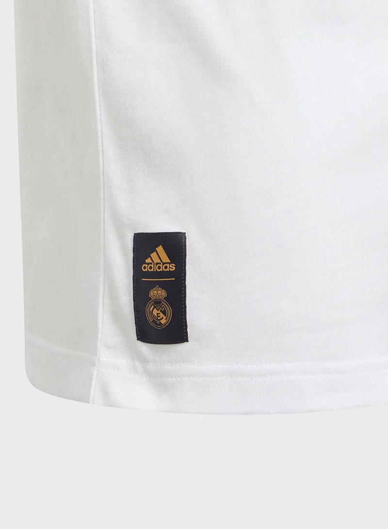 adidas تيشيرت اساسي بشعار الماركة