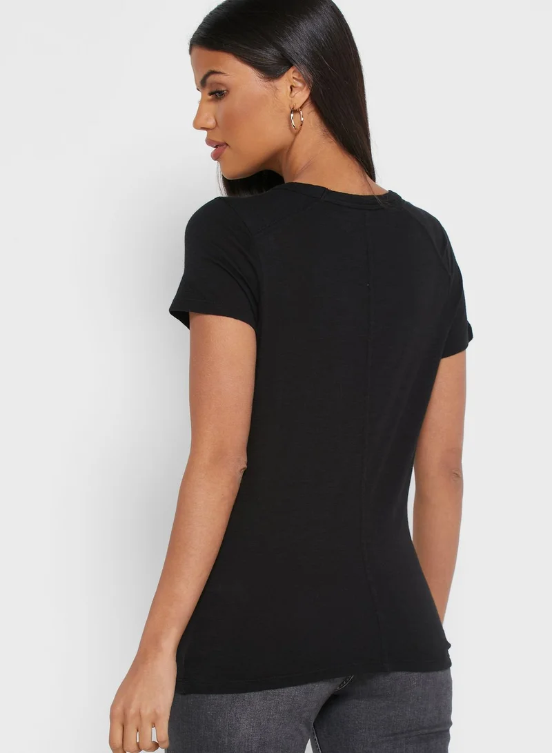 BANANA REPUBLIC V-Neck T-Shirt