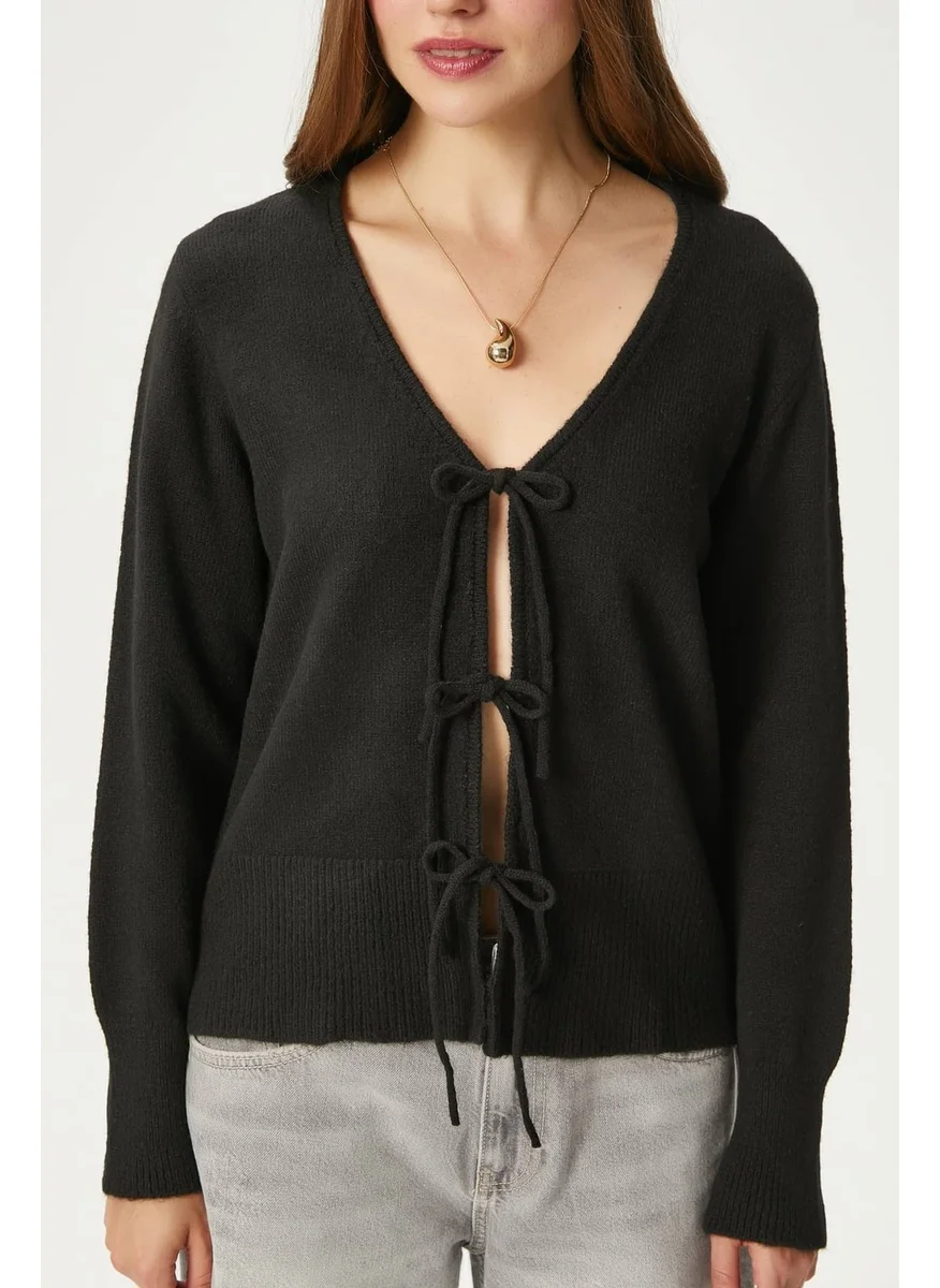 ريتنيس Women's Tena Laced Black Knitted Cardigan