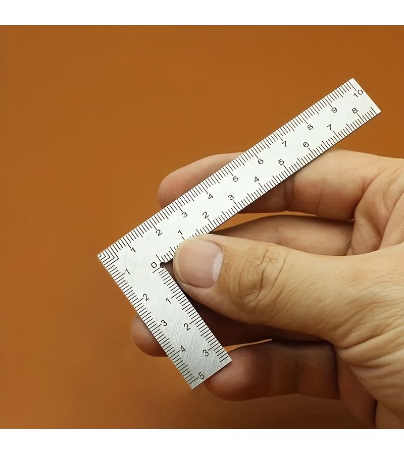 مسطرة فولاذية دقيقة على شكل حرف L صغيرة فضية اللون مقاس 4x2 بوصة لتصميم الجلود - Image 1
