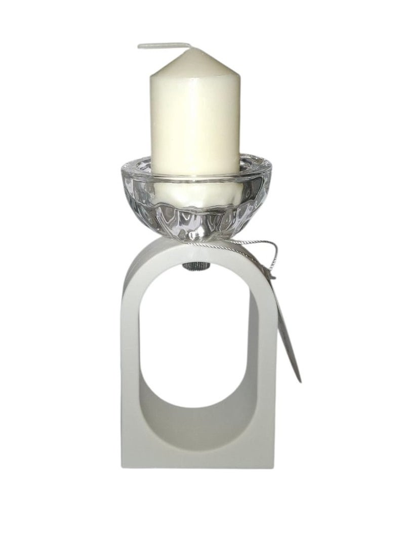 ار ار براند طقم  مكون من حامل شموع مقاس 15.5 سم و شمعة باللون الأبيض مع علاقة بكتابة مناسب لحفلات و الزفاف والهدايا - Image 3