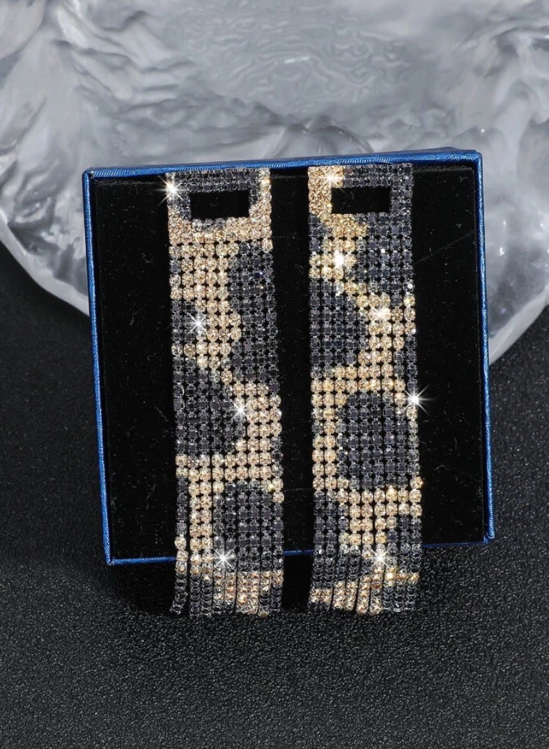 إيكوال حلق أذن نسائي طويل انيق وعصري مرصع بالزركون - Image 3