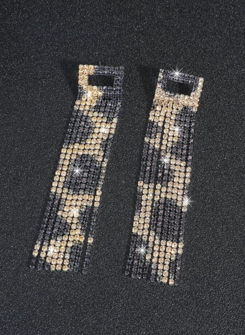 إيكوال حلق أذن نسائي طويل انيق وعصري مرصع بالزركون - Image 4