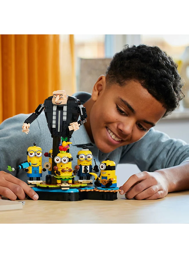 LEGO Despicable Me Brick-Built Gru and Minions 75582 (839) Pieces