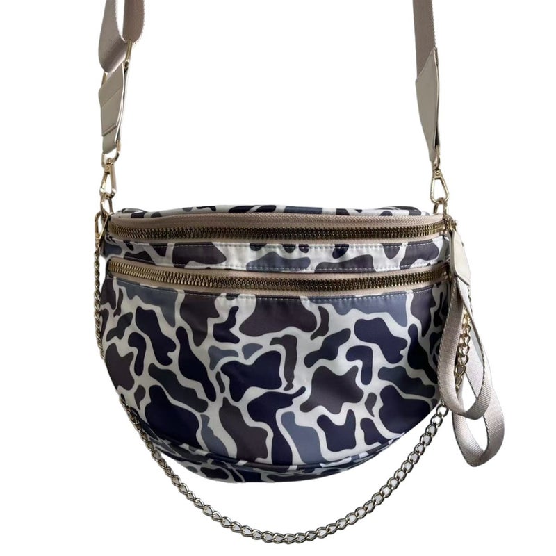 Women's Shoulder Bag with Decorative Chain, Large Capacity - Image 5