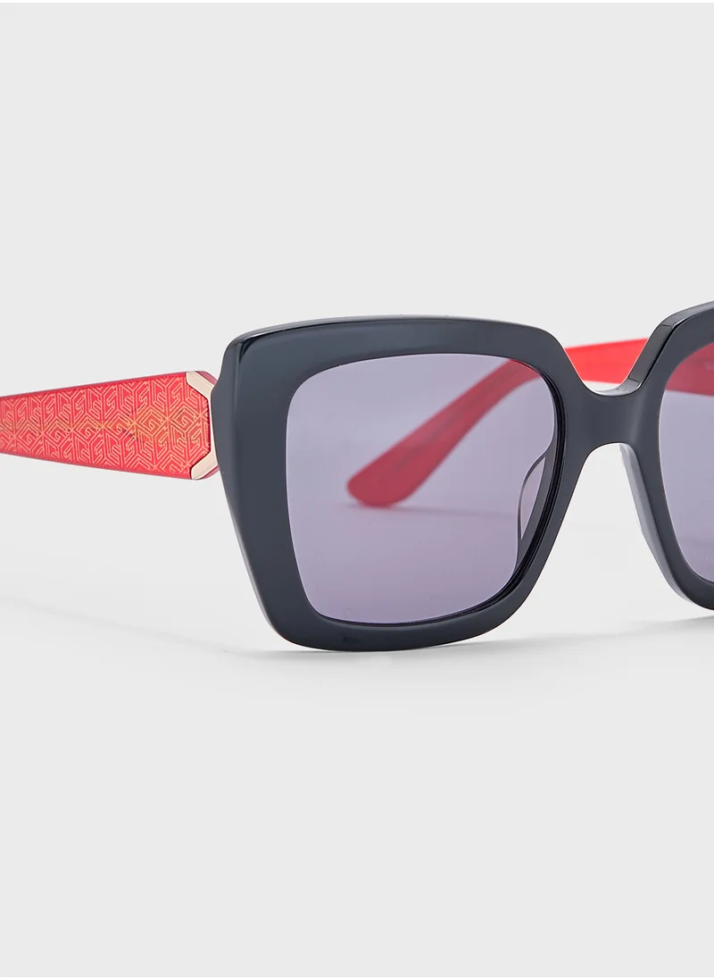 جس Uv-Protected Oversized Sunglasses