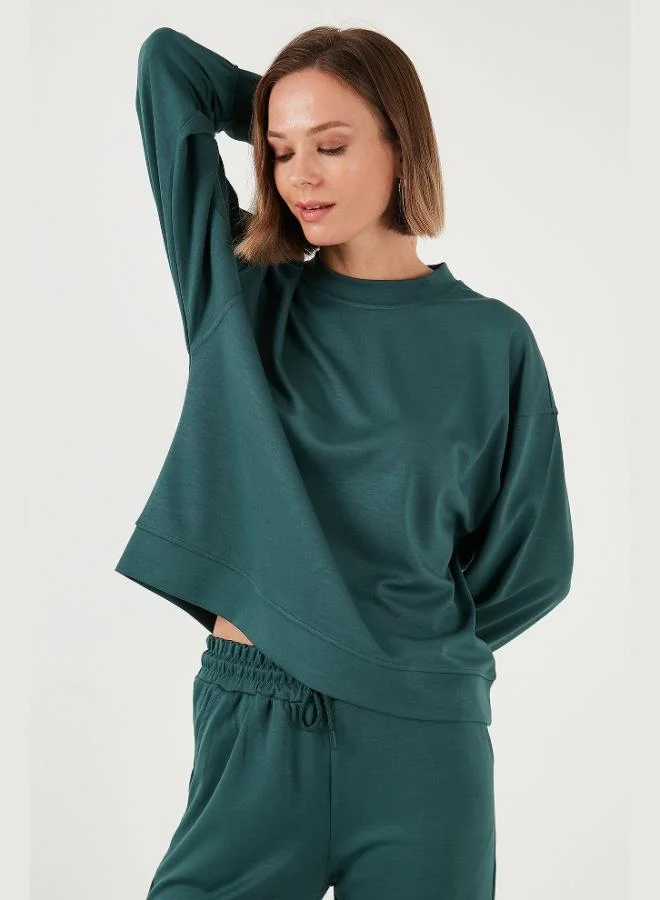 ليلا ليلا سويت شيرت نسائي بقصة واسعة وياقة دائرية من قماش السكوبا