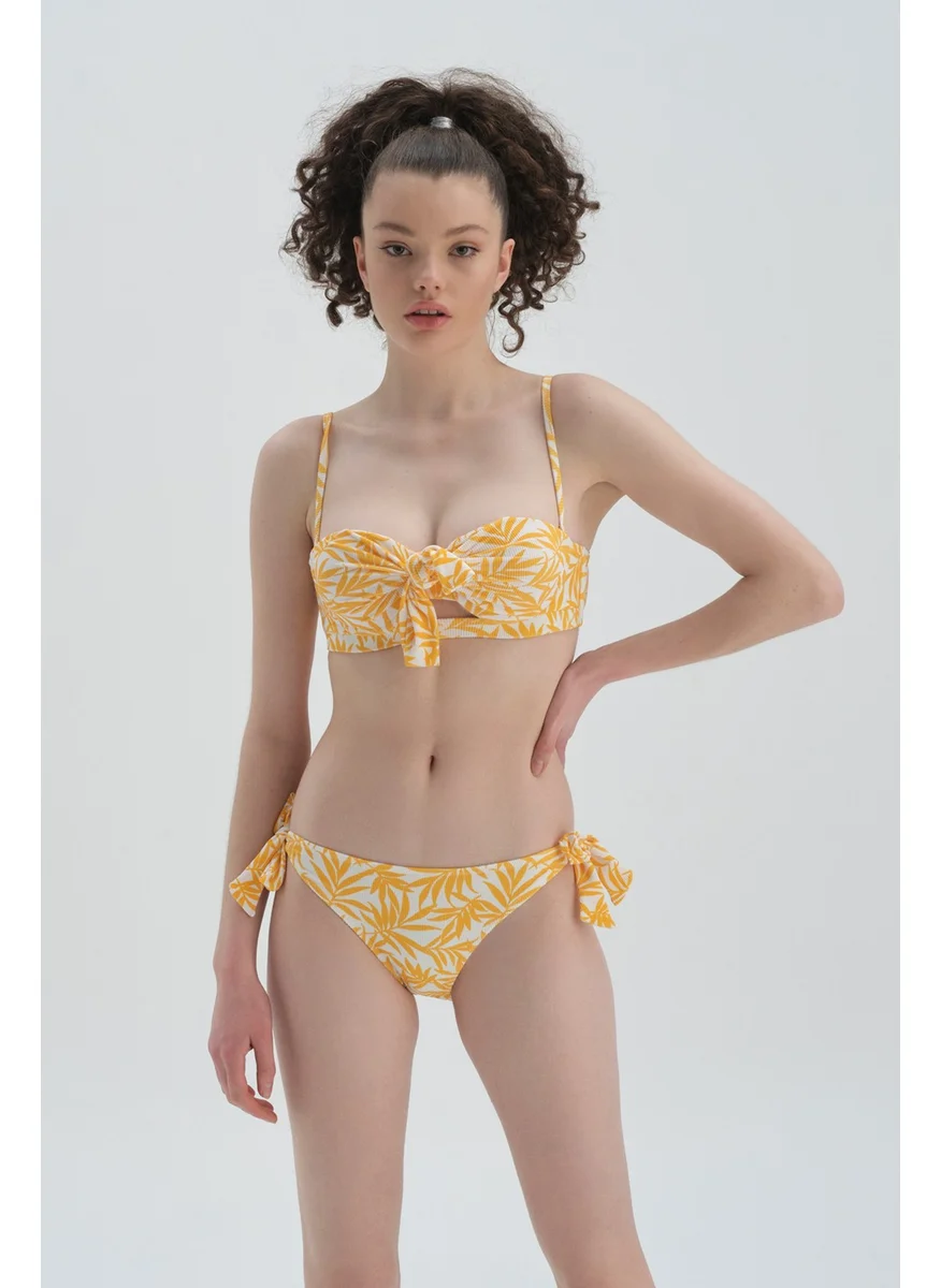 داجي Yellow Normal Waist Bikini Bottom