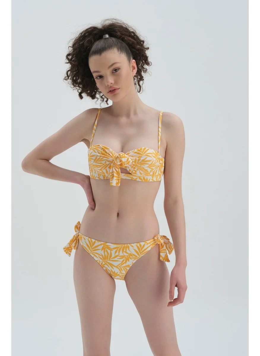 داجي Yellow Normal Waist Bikini Bottom
