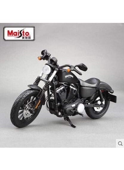 HARLEY DAVIDSON 2014 Harley Davidson Sportster Iron 883 Motorcycle Model 1/12 by Maisto 32326  - Image 3