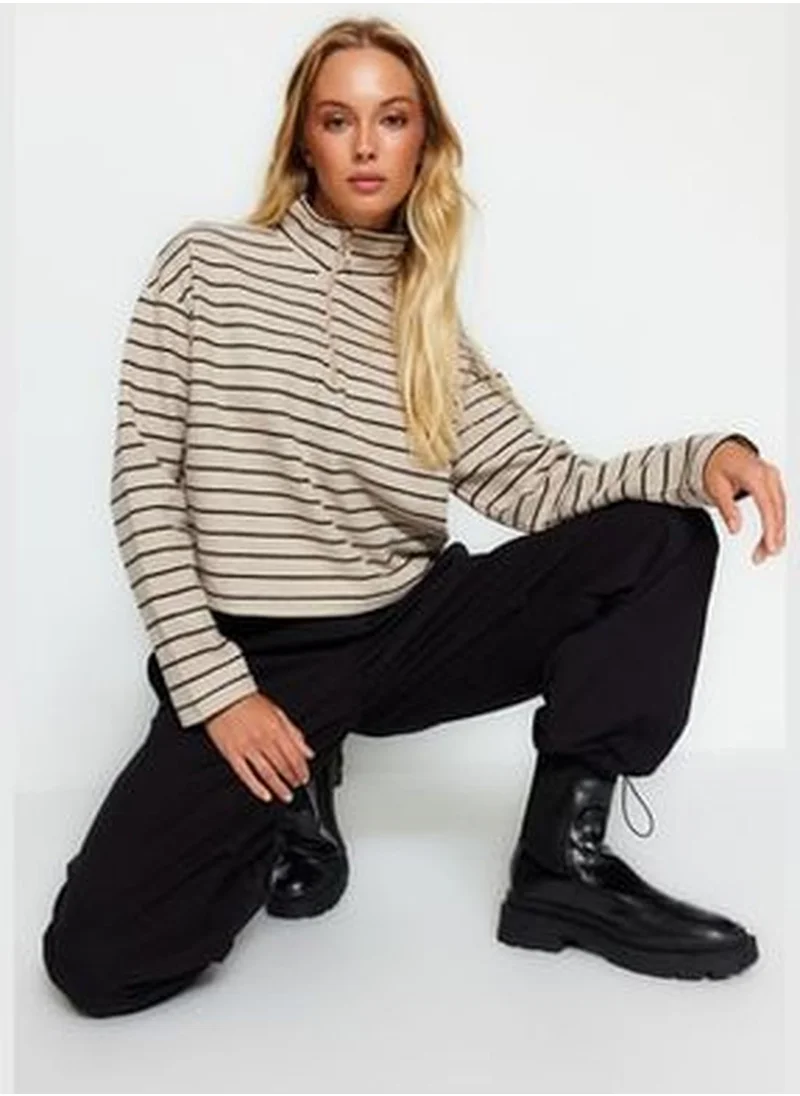 trendyol Light Beige Striped Thessaloniki Zippered Standing Collar Regular/Regular Knitted Sweatshirt TWOAW22SW0732.