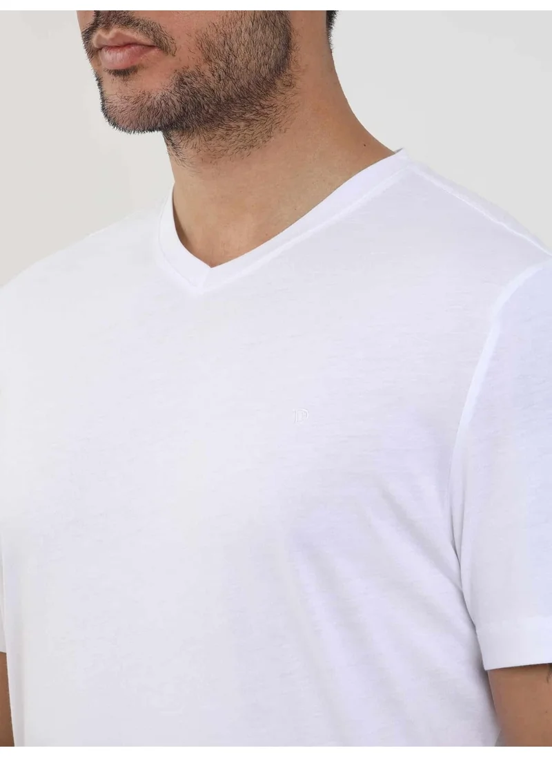 Dufy White Men's Slim Fit Plain V-Neck Tshirt - 105558