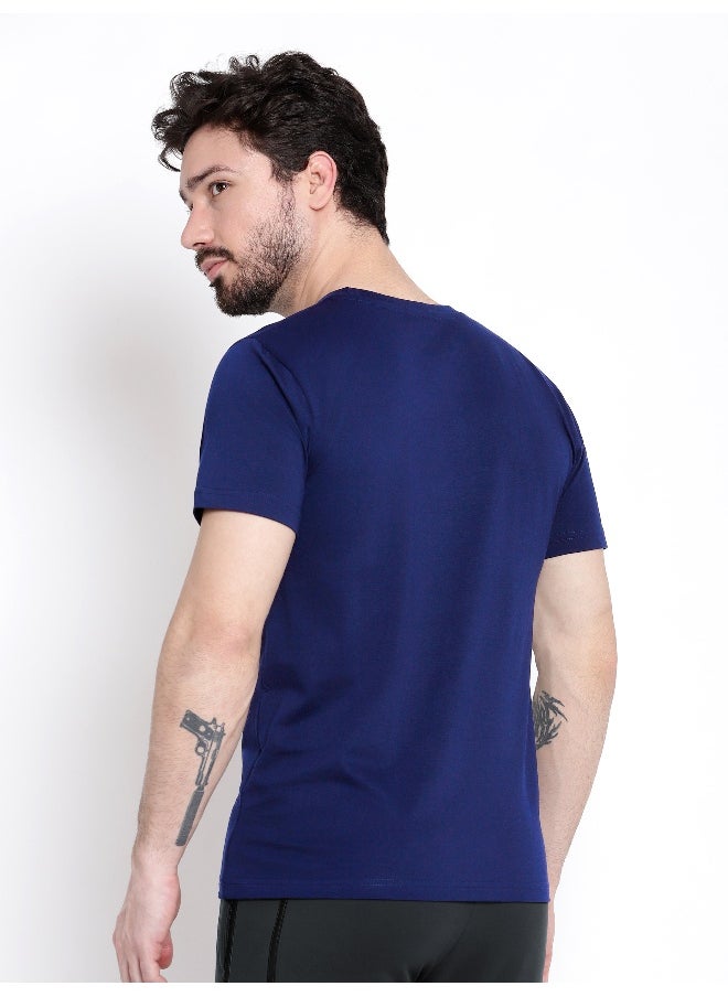 Beyoung Navy Blue Plain T-shirt For Men  - Image 2