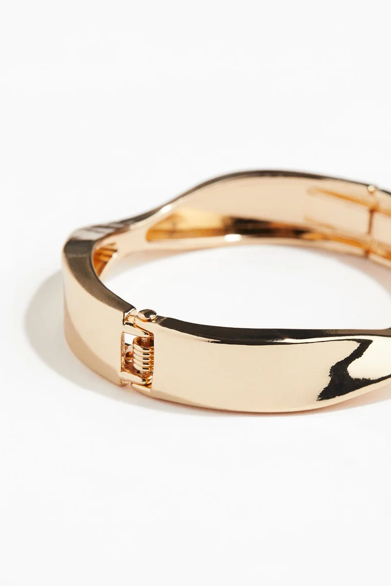 اتش اند ام إسوارة بتصميم ملفوف