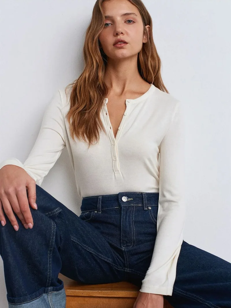 ديلفين DILVIN Slim Fit V-Neck Button Blouse