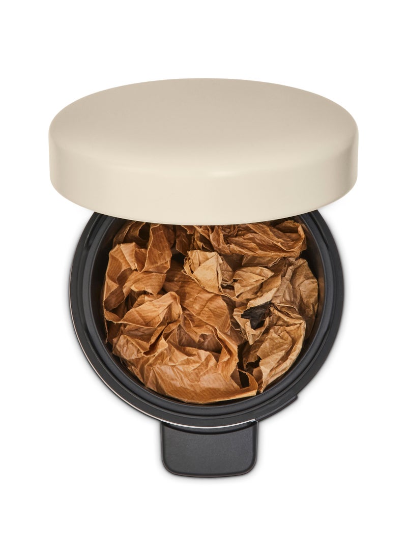 brabantia Soft Closing Pedal Bin 3 litre with Plastic Inner Bucket  - Image 4