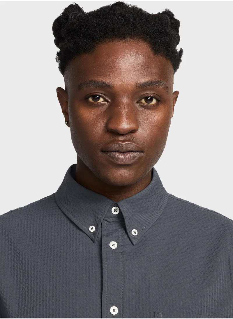 Nike M NL SS SEERSUKR BTN DWN SHIRT