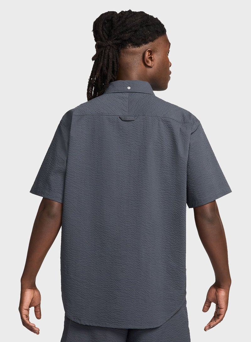 Nike M NL SS SEERSUKR BTN DWN SHIRT - Image 2