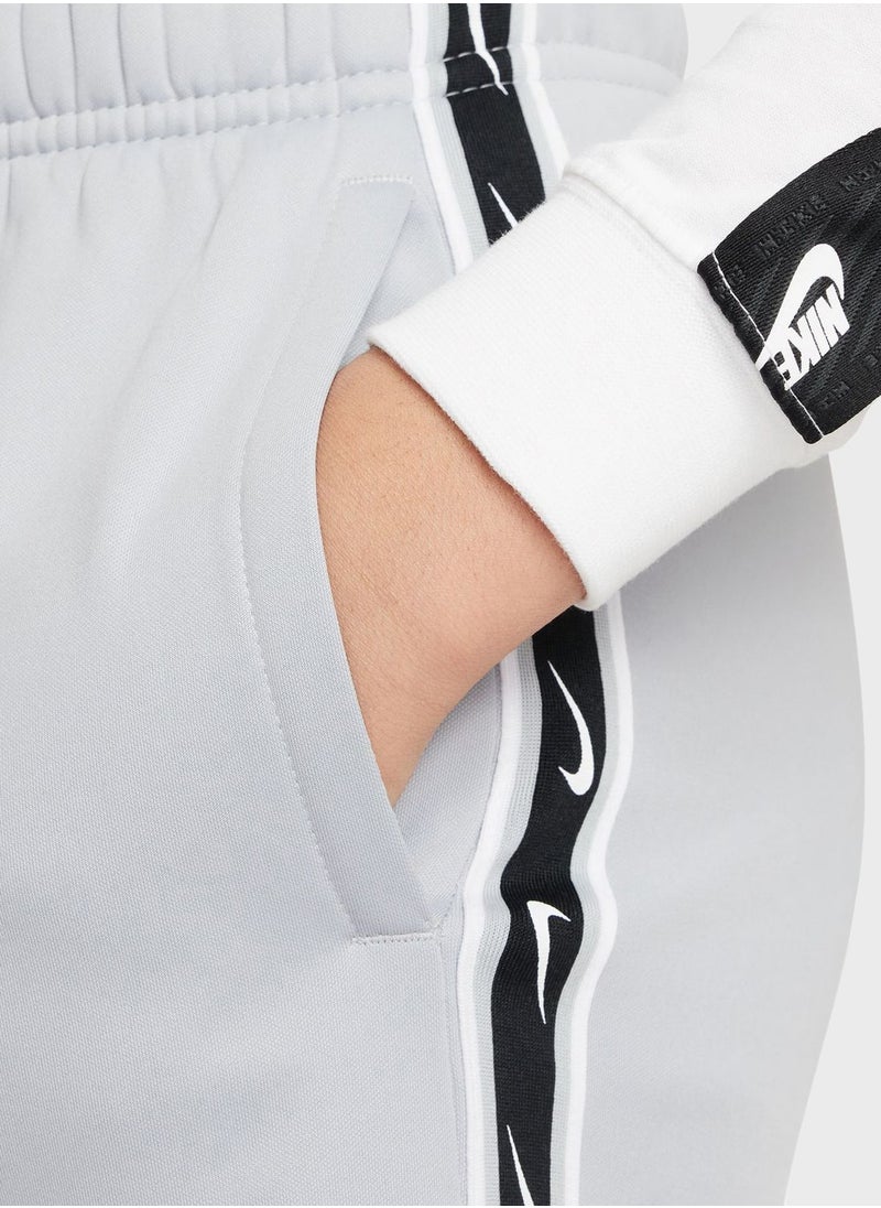 Nike - Youth Nsw Repeat Swoosh Shorts - Image 1
