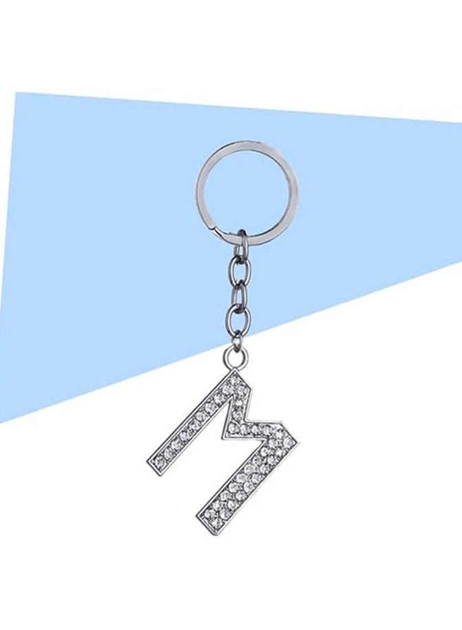 ميدالية مفاتيح أنيقة ومميزة بتصميم حرف M مرصعة بكريستال لامع - Image 2