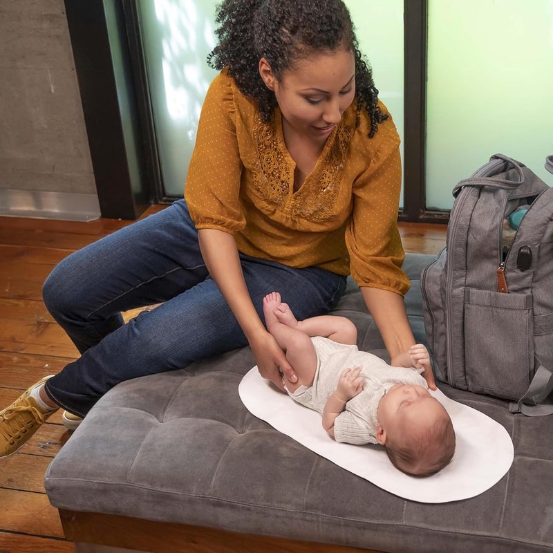 boppy بطانات تغيير الحفاضات، عبوة من 3، بيضاء، قماش تيري ناعم مع خلفية مقاومة للماء تجعل تغييرات الحفاضات المتحركة أسهل وأكثر راحة، لتنظيف أسرع لبطانات التغيير، قابلة للغسل في الغسالة والتجفيف - Image 3