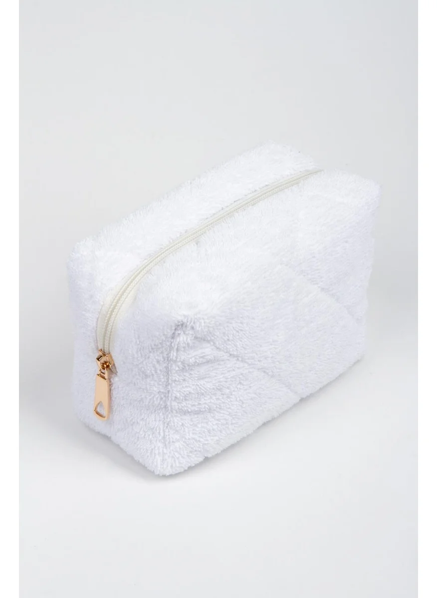 باهلس White Towel Super Size Makeup Bag