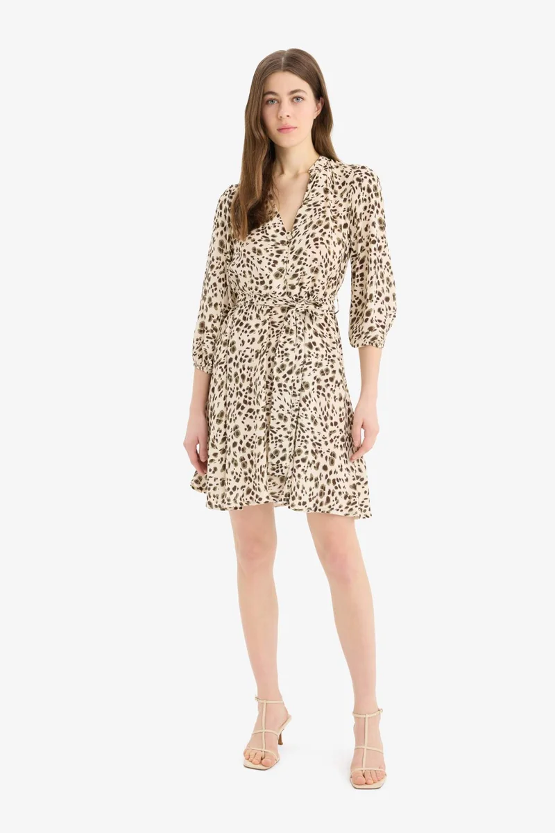 ديفاكتو Stand Collar Tie-Dye Midi Dress