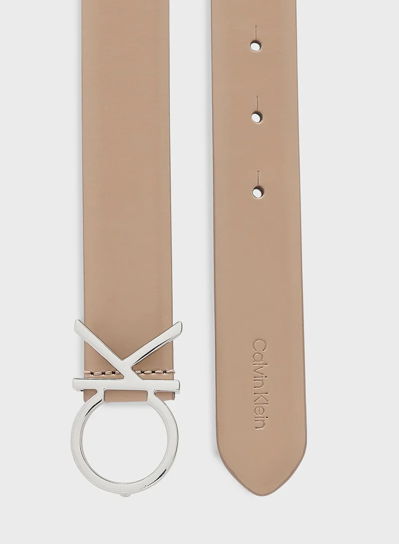 Calvin Klein Jeans Logo Detailed Allocated Hole Buckle Belt