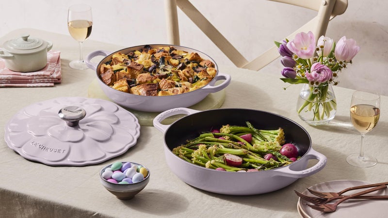 Le Creuset Le Creuset Signature Enameled Cast Iron Petal Braiser, 2.25qt., White w/Gold Knob  - Image 3
