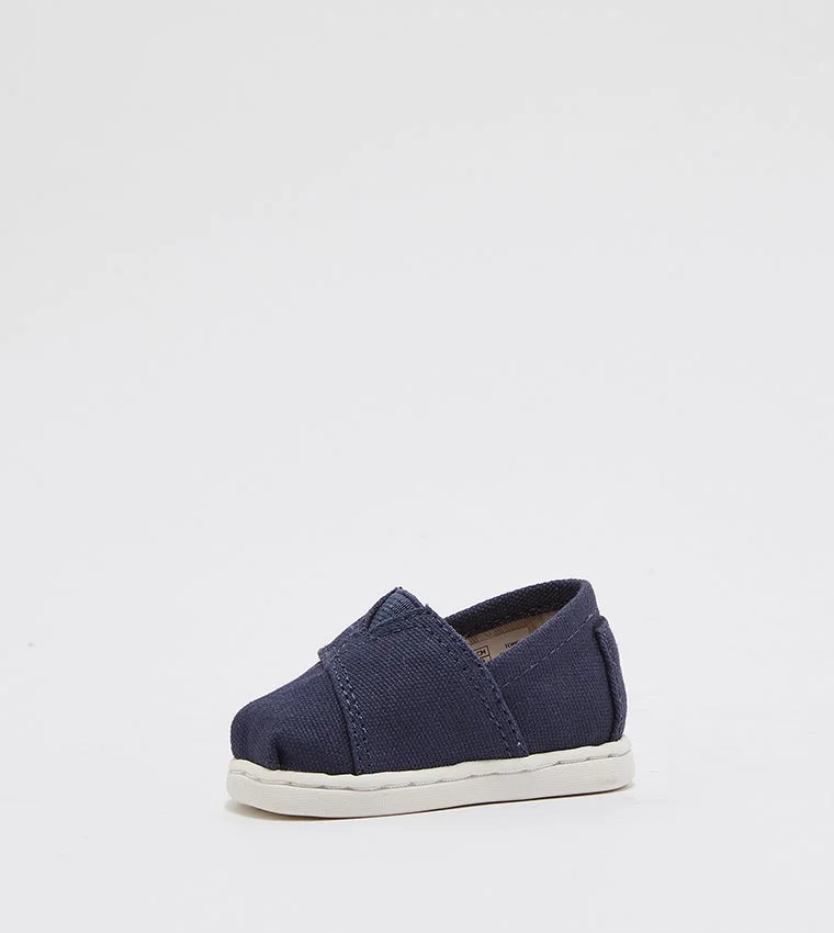 تومس TOMS Boys Canvas Youth Classics slip-on shoes