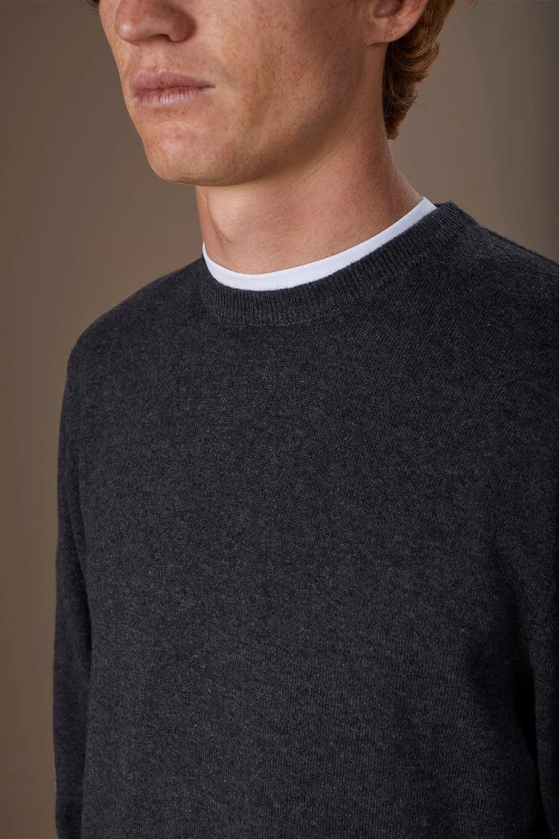 Doppelganger Grey Men's regular fit crew neck jumper in wool and cotton - Anthracite for Men | Best Price UAE